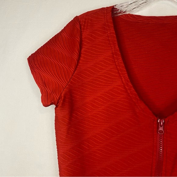 SY FASHION Crop Top Deep V Neck Full Zip Red Slimming Size Medium - Picture 5 of 9